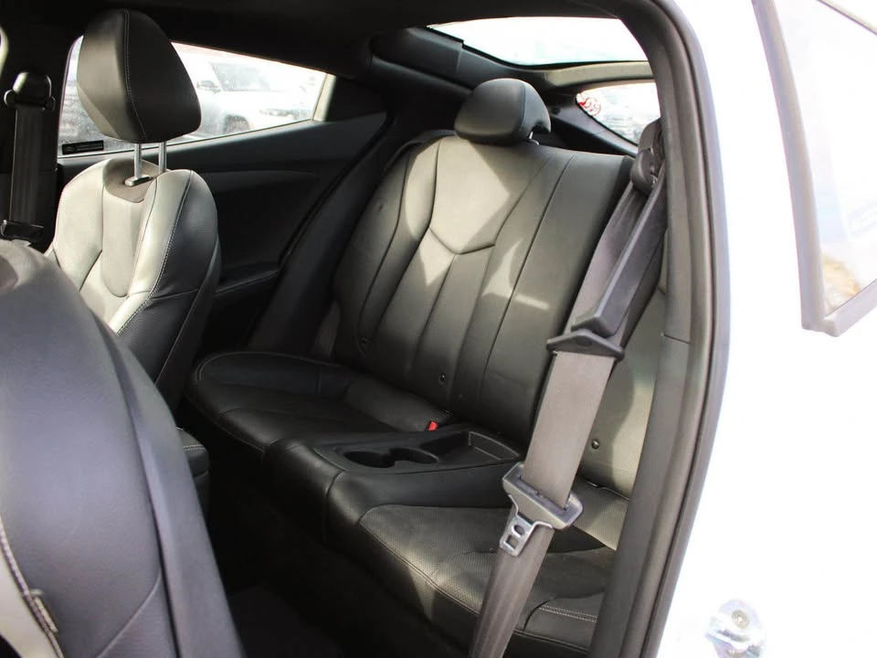 2016 Hyundai Veloster - Image 6 of 8