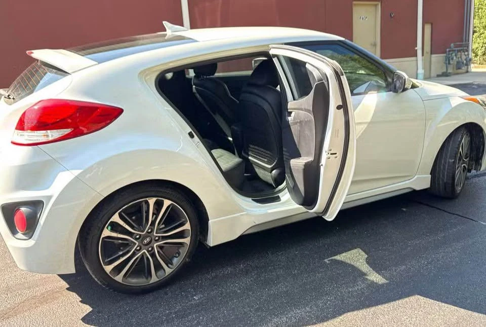2016 Hyundai Veloster - Image 7 of 11