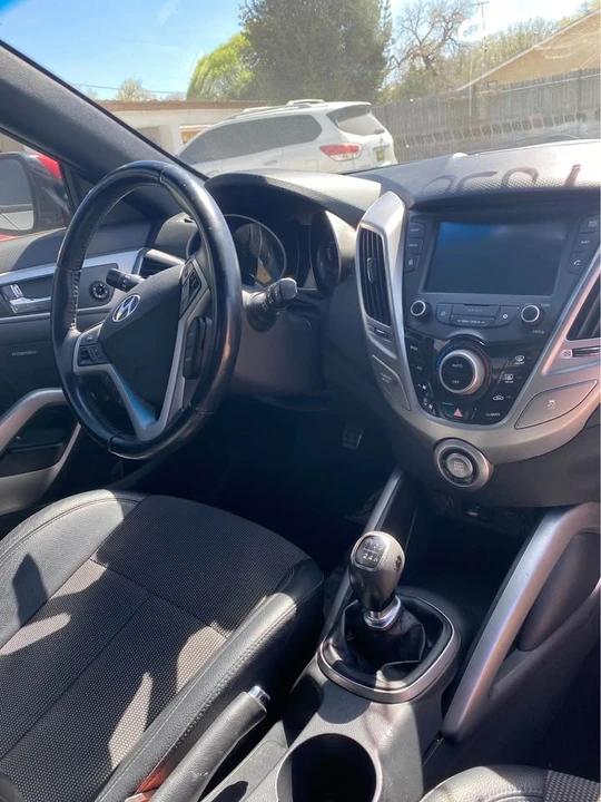 2016 Hyundai Veloster - Image 4 of 4