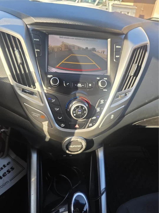 2016 Hyundai Veloster - Image 18 of 18