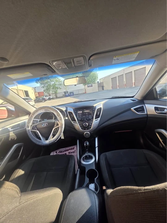 2016 Hyundai Veloster - Image 17 of 18