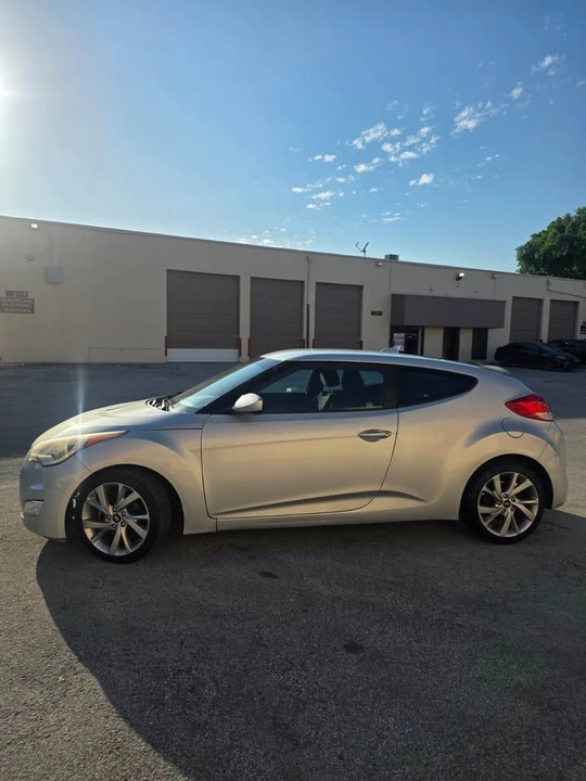 2016 Hyundai Veloster - Image 5 of 18