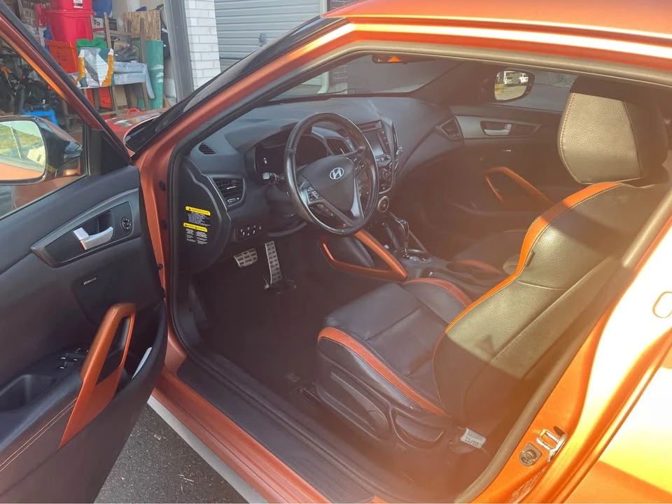 2016 Hyundai Veloster - Image 15 of 17