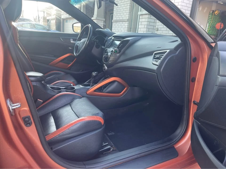 2016 Hyundai Veloster - Image 9 of 17