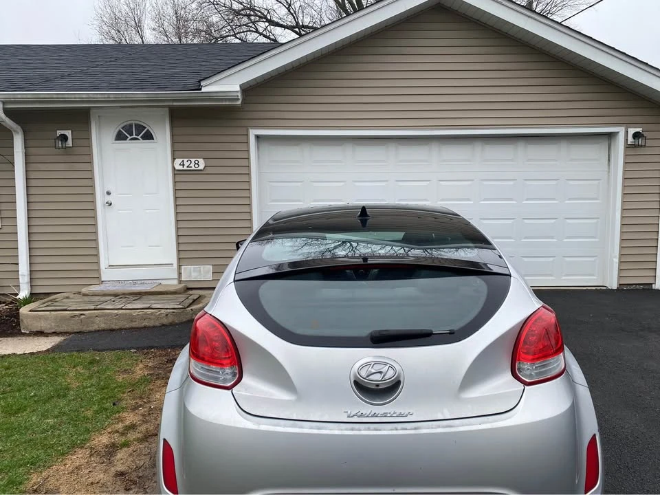 2016 Hyundai Veloster - Image 2 of 7
