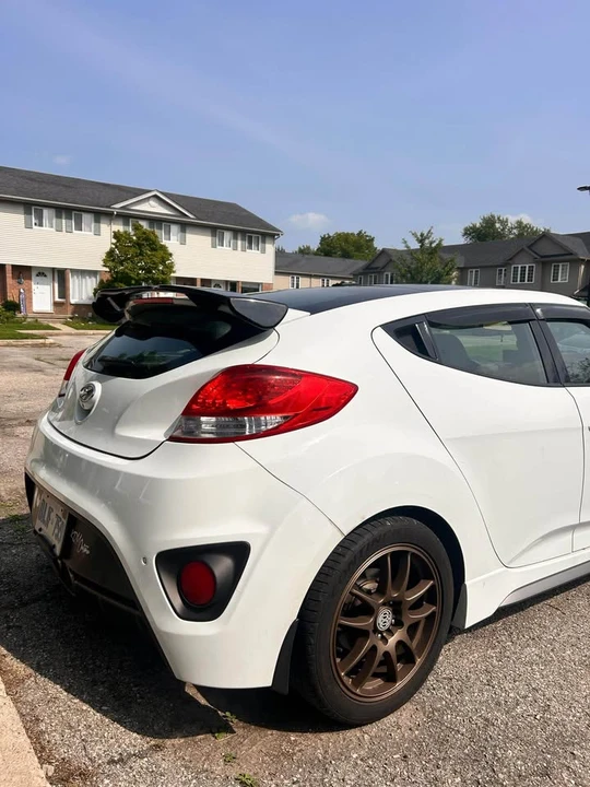 2016 Hyundai Veloster - Image 2 of 14