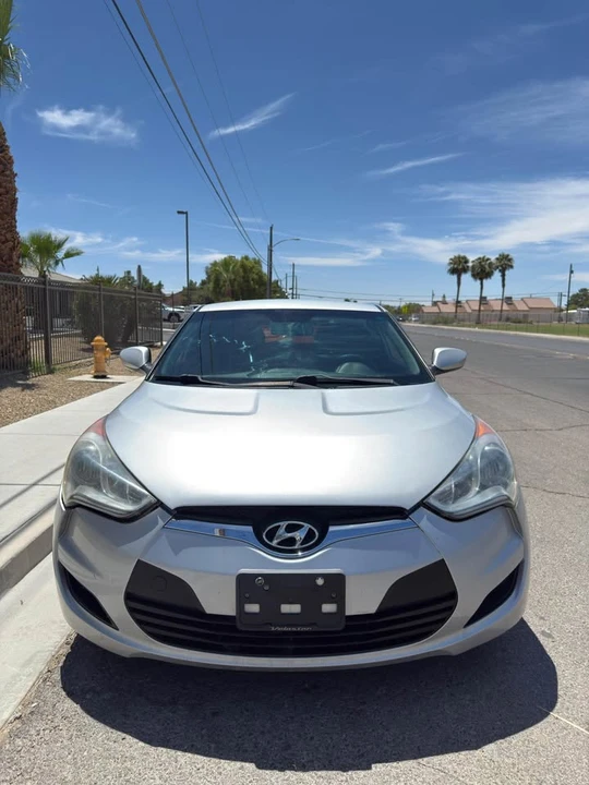 2016 Hyundai Veloster - Image 5 of 9