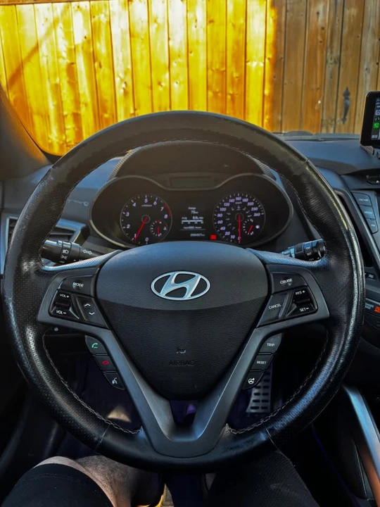 2016 Hyundai Veloster - Image 6 of 14