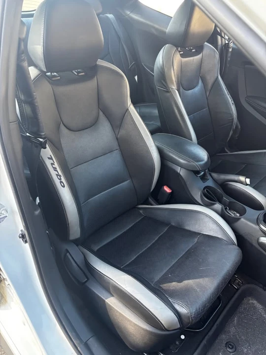 2016 Hyundai Veloster - Image 9 of 14