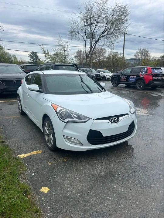 2016 Hyundai Veloster - Image 2 of 7
