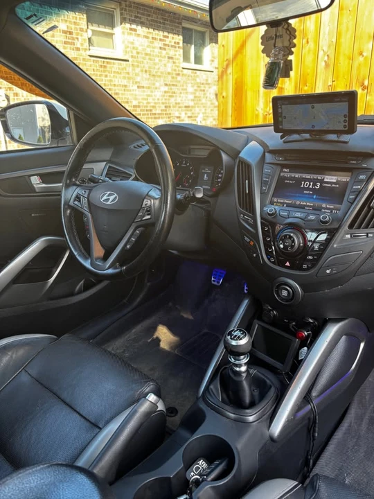 2016 Hyundai Veloster - Image 10 of 14