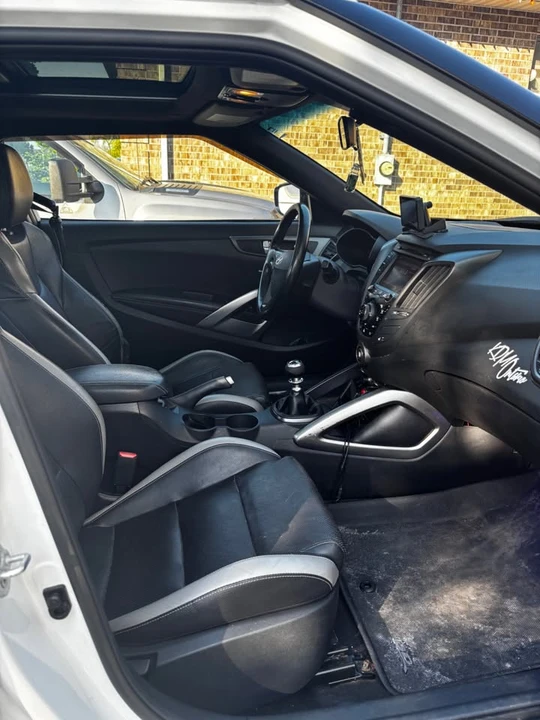 2016 Hyundai Veloster - Image 8 of 14