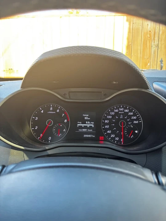 2016 Hyundai Veloster - Image 7 of 14
