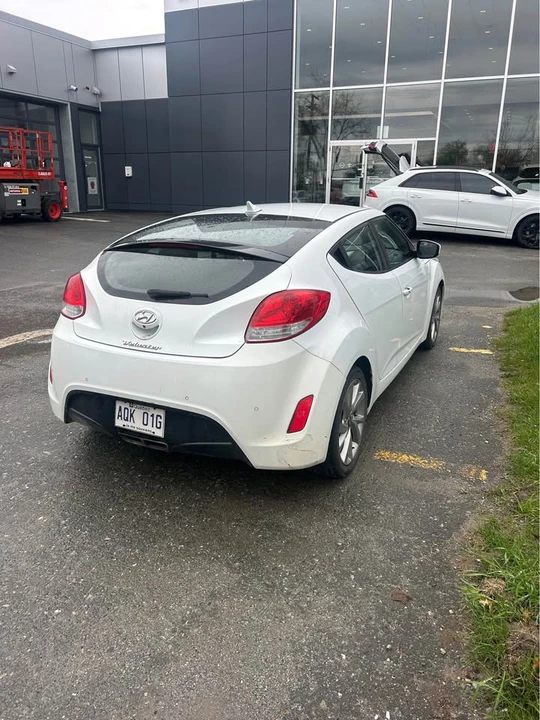 2016 Hyundai Veloster - Image 4 of 7