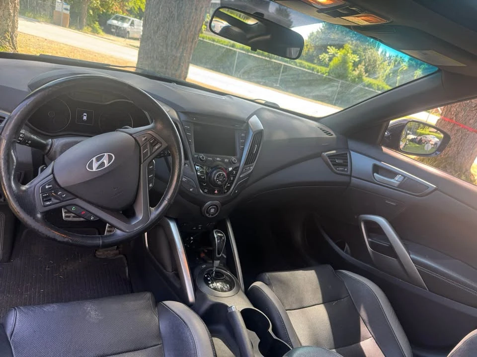 2016 Hyundai Veloster - Image 10 of 11