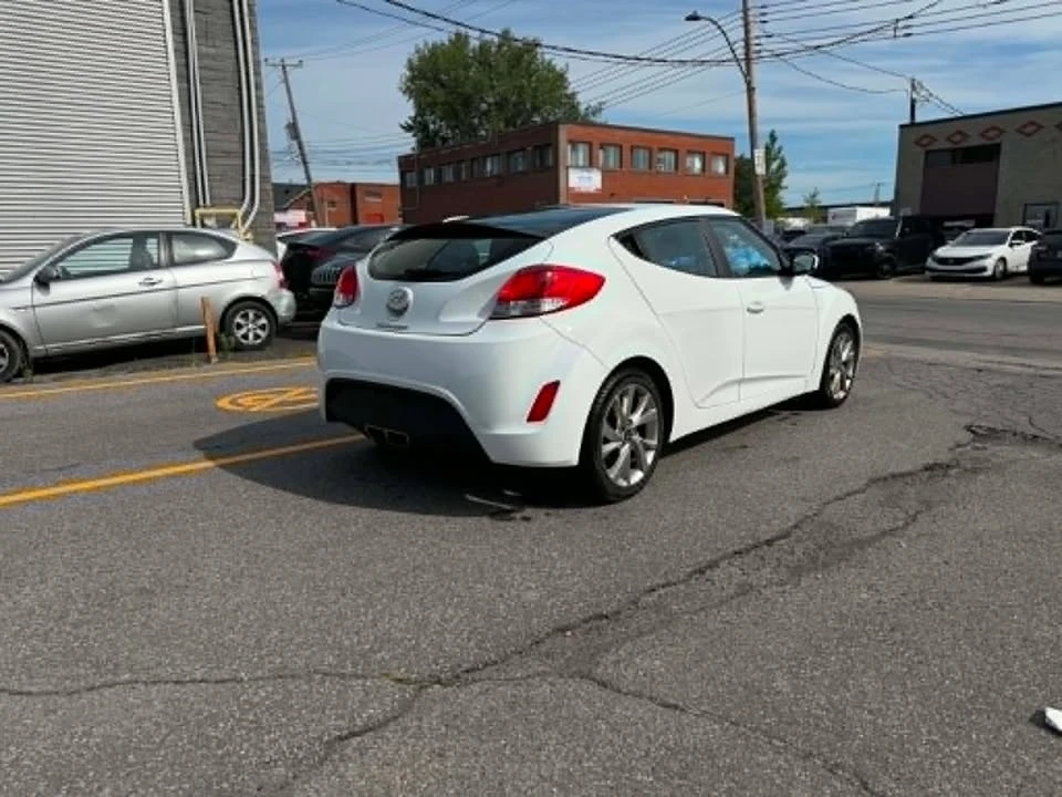 2016 Hyundai Veloster - Image 7 of 12
