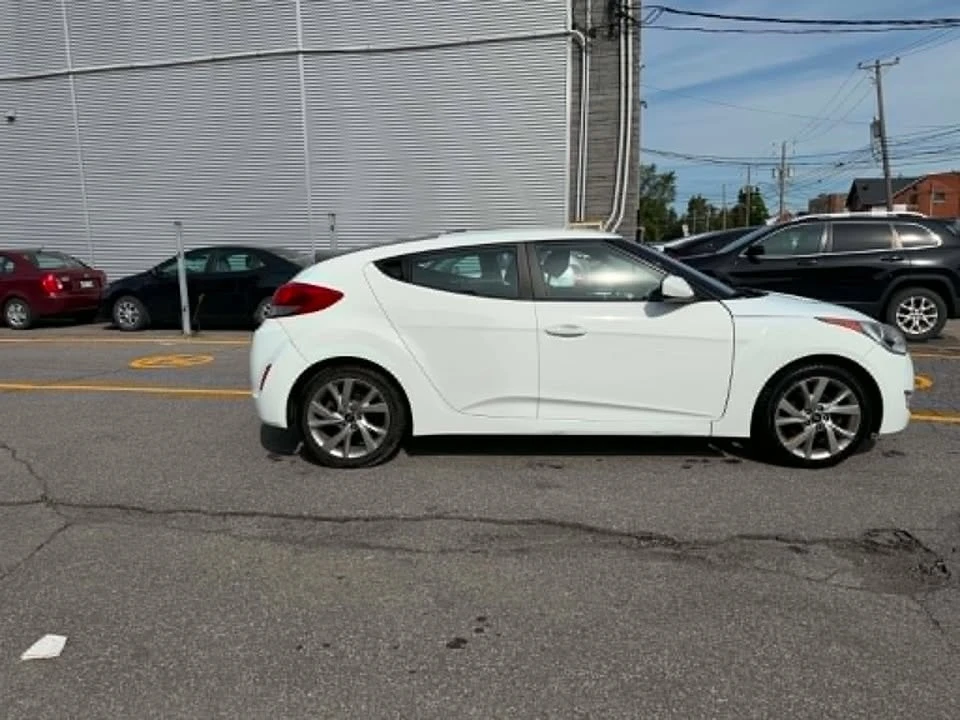 2016 Hyundai Veloster - Image 8 of 12