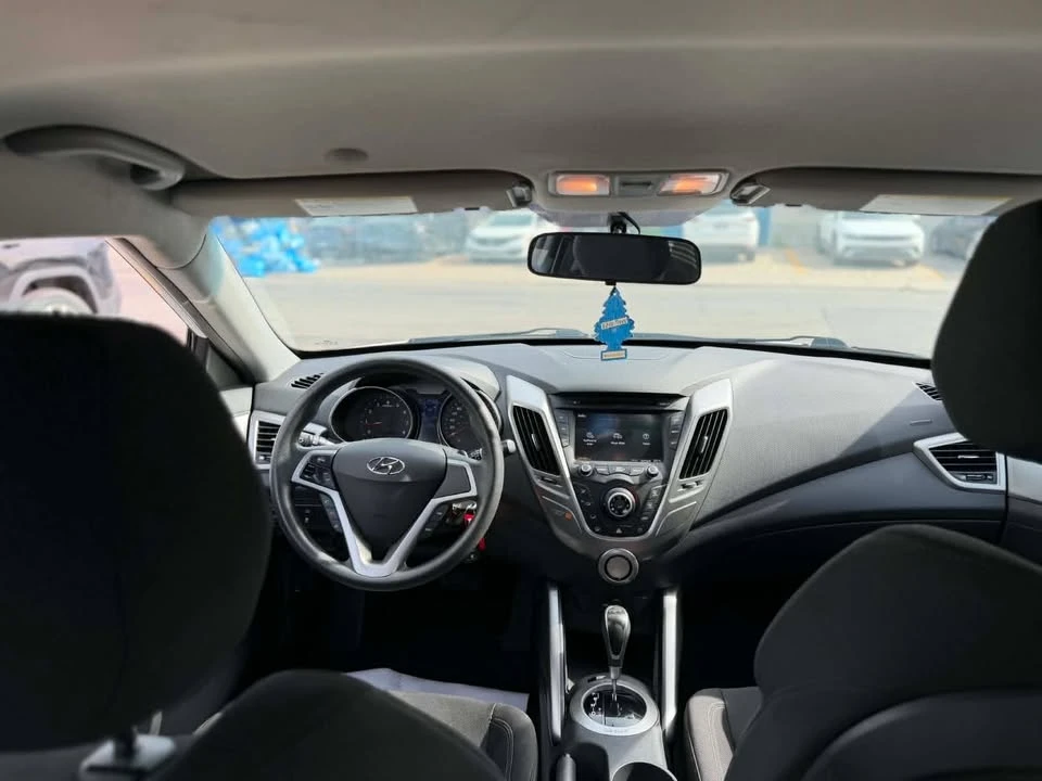 2016 Hyundai Veloster - Image 10 of 12