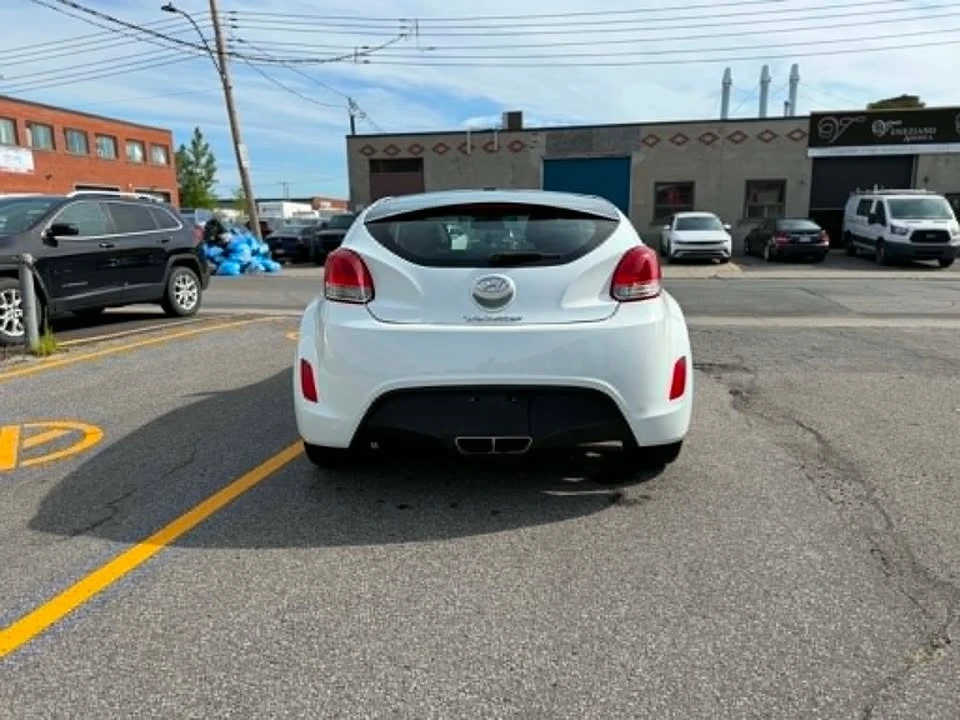 2016 Hyundai Veloster - Image 6 of 12