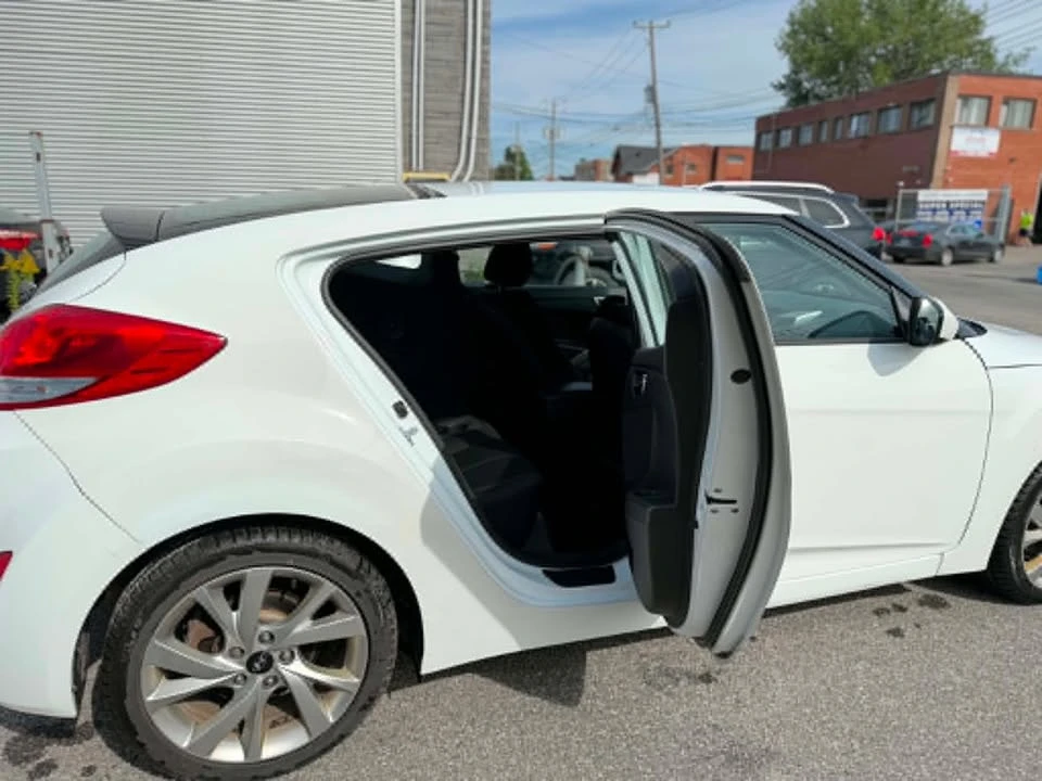 2016 Hyundai Veloster - Image 12 of 12