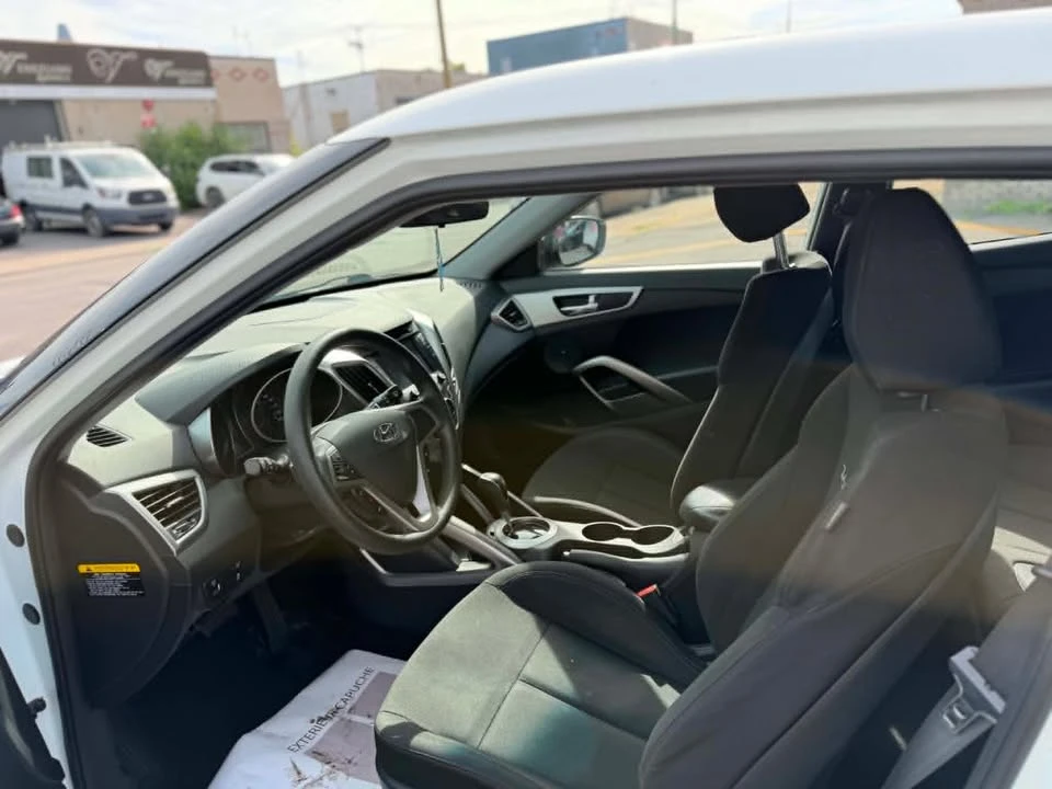 2016 Hyundai Veloster - Image 9 of 12