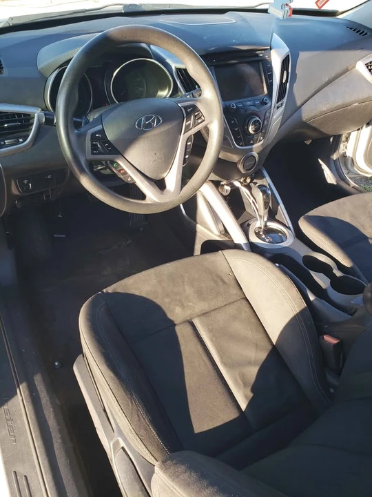 2016 Hyundai Veloster - Image 6 of 6