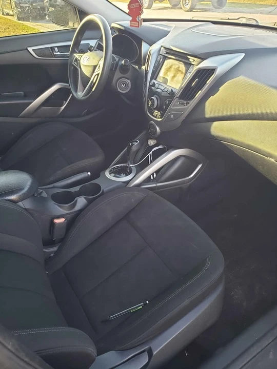 2016 Hyundai Veloster - Image 4 of 6