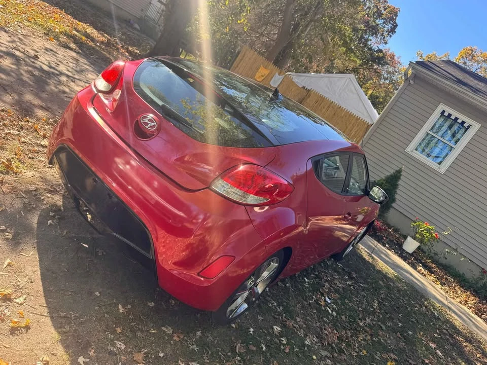 2016 Hyundai Veloster - Image 4 of 5