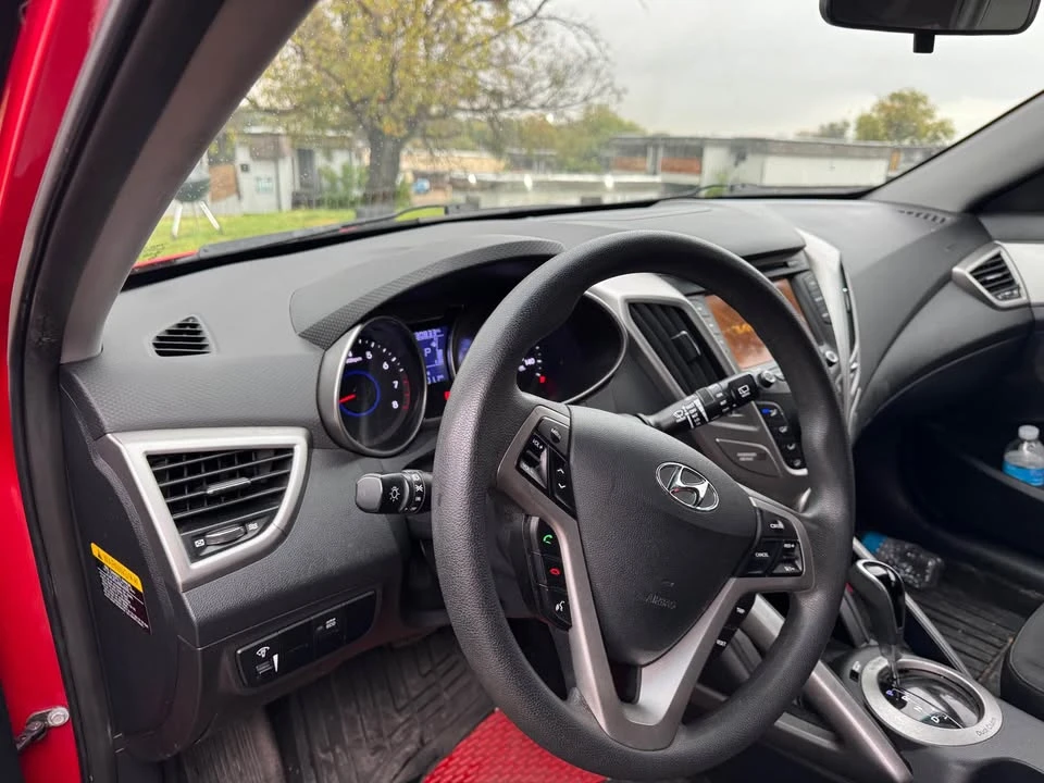 2016 Hyundai - Image 6 of 7