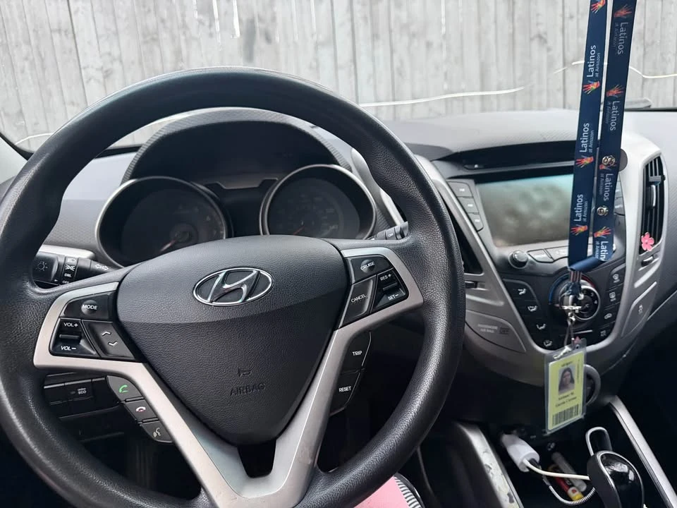 2016 Hyundai Veloster - Image 6 of 10
