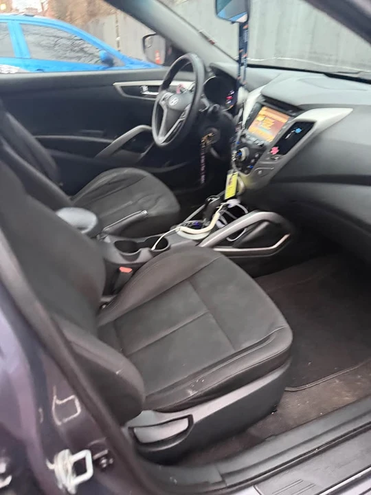2016 Hyundai Veloster - Image 7 of 10