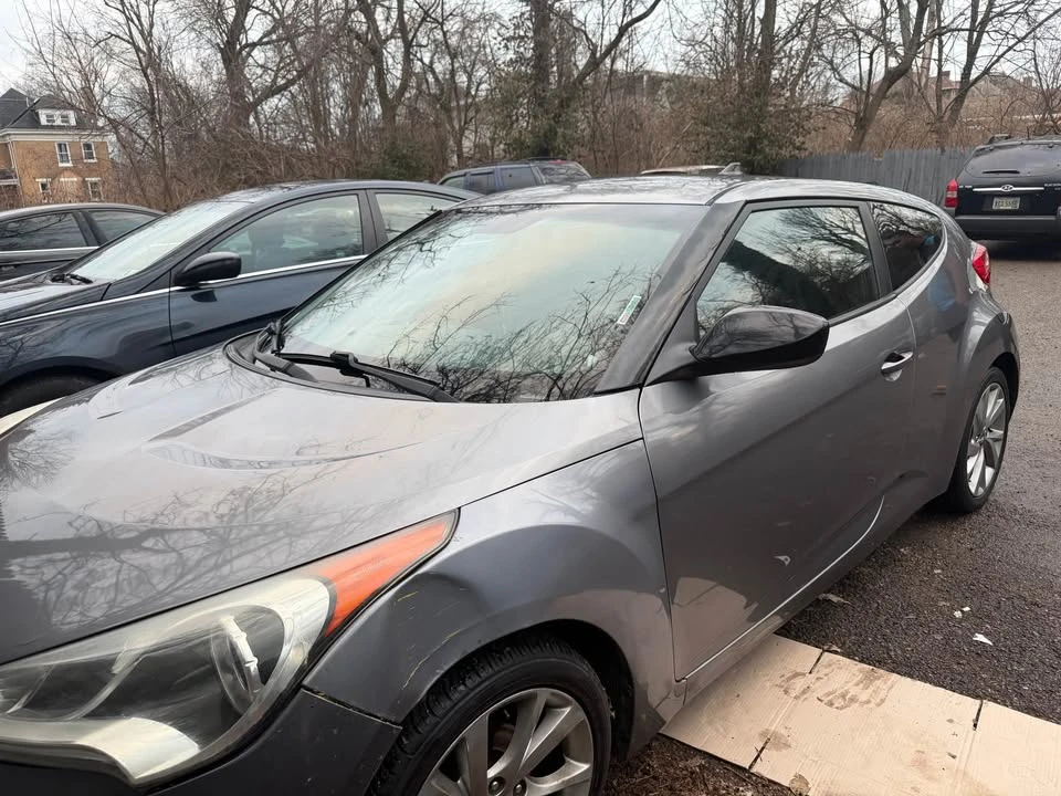 2016 Hyundai Veloster - Image 9 of 10