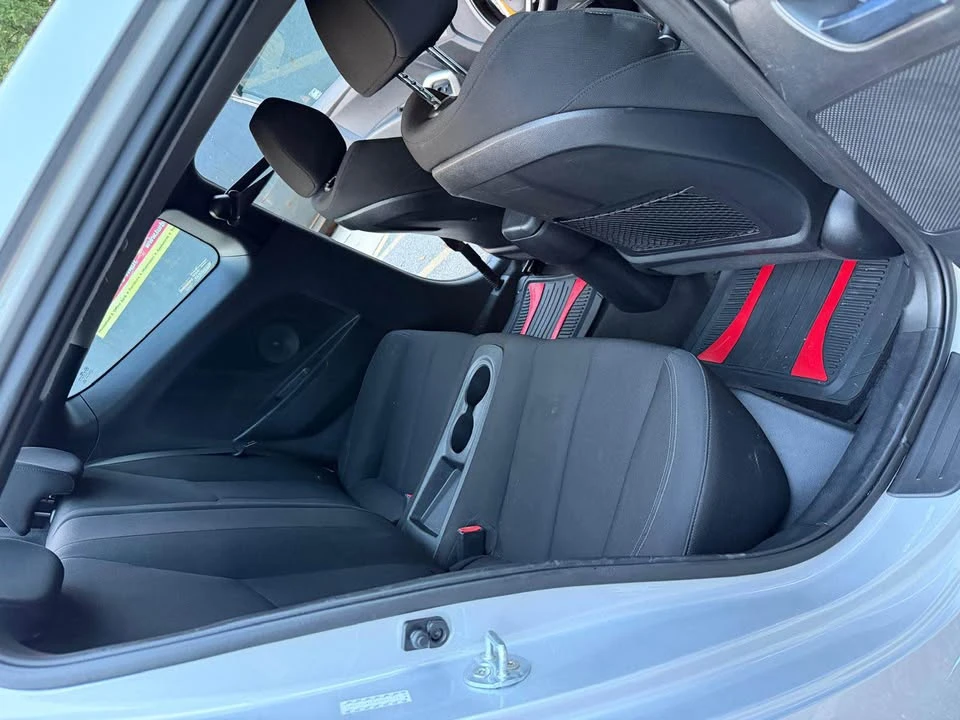 2016 Hyundai Veloster - Image 7 of 9
