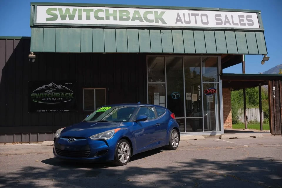 2016 Hyundai Veloster - Image 2 of 17