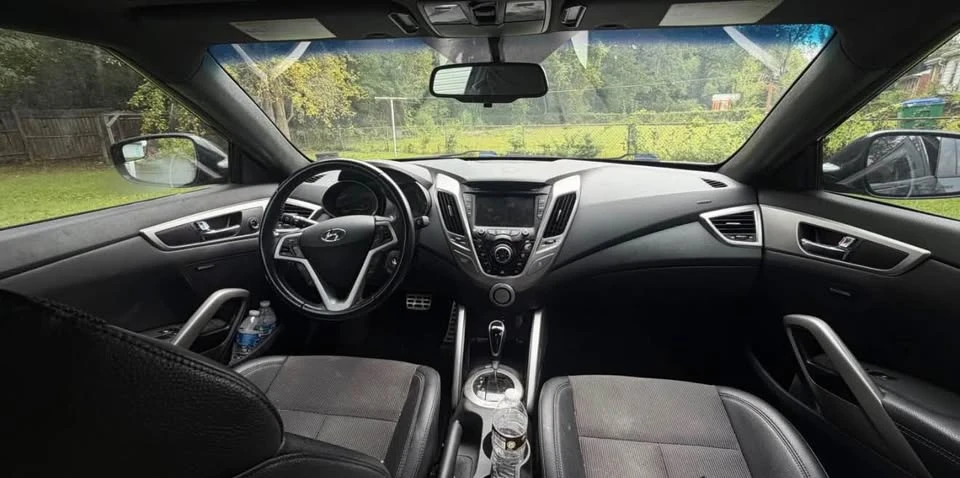 2016 Hyundai Veloster - Image 13 of 16