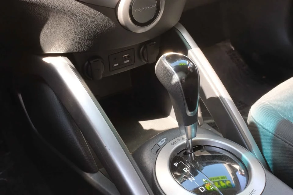 2016 Hyundai Veloster - Image 13 of 17