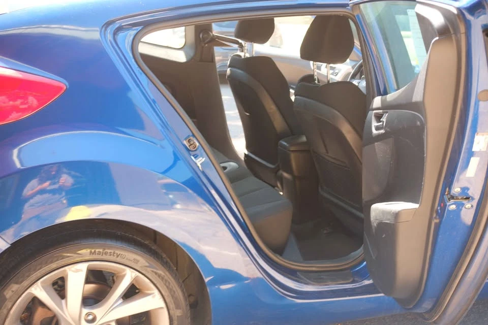 2016 Hyundai Veloster - Image 14 of 17