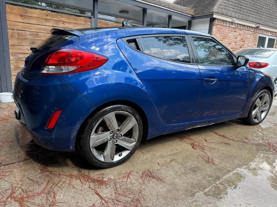 2016 Hyundai Veloster - Image 2 of 6