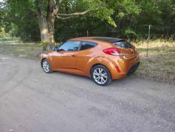 2016 Hyundai Veloster - Image 2 of 20