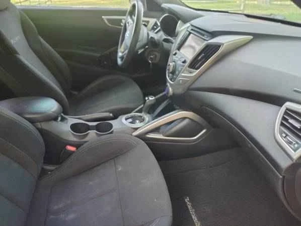 2016 Hyundai Veloster - Image 10 of 20