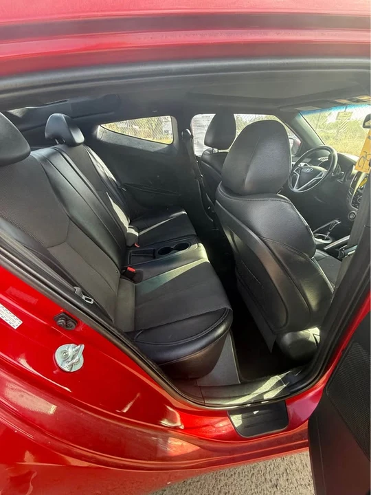 2016 Hyundai Veloster - Image 6 of 8