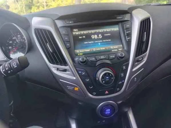 2016 Hyundai Veloster - Image 16 of 20
