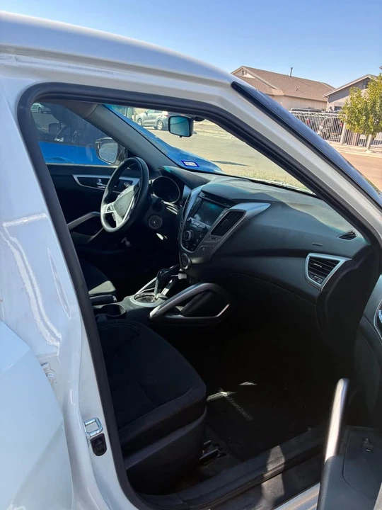 2016 Hyundai Veloster - Image 5 of 7