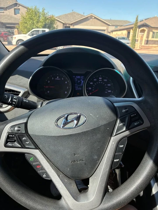 2016 Hyundai Veloster - Image 6 of 7