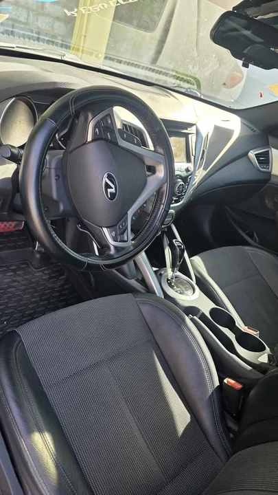 2016 Hyundai Veloster - Image 5 of 6