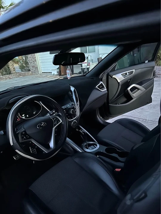 2016 Hyundai Veloster - Image 4 of 10