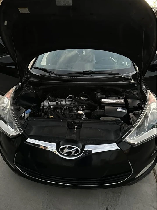 2016 Hyundai Veloster - Image 9 of 10