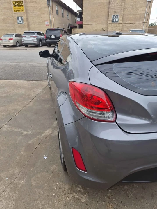 2016 Hyundai Veloster - Image 6 of 8