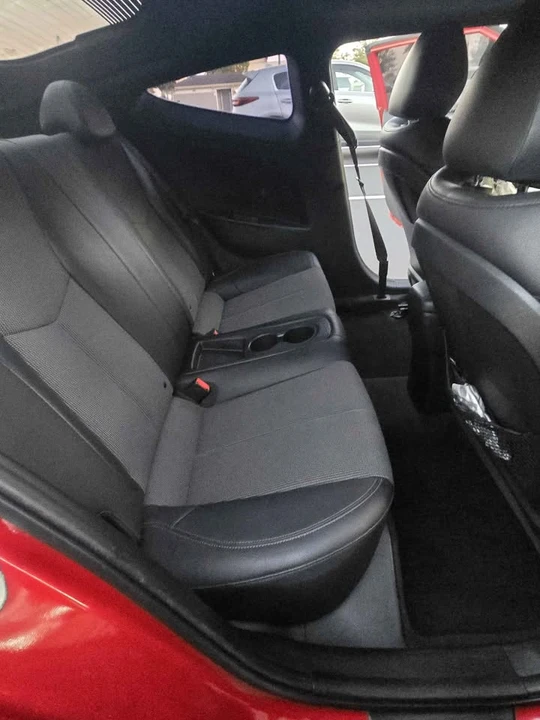 2016 Hyundai Veloster - Image 10 of 20