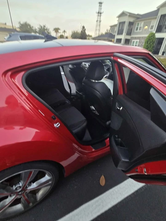 2016 Hyundai Veloster - Image 11 of 20